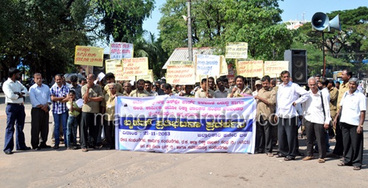 auto protest13nov21 1